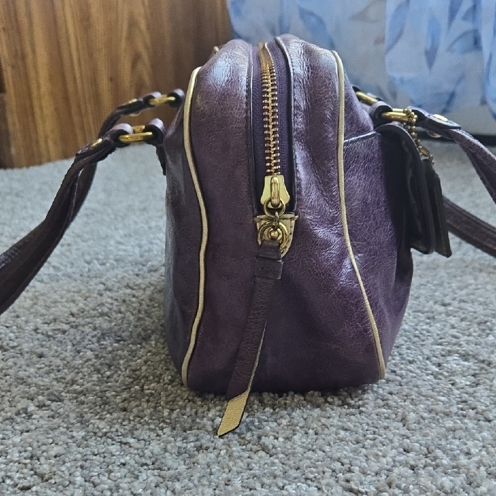 Coach Purple Shoulder Bag with Gold Details - Picture 5 of 11